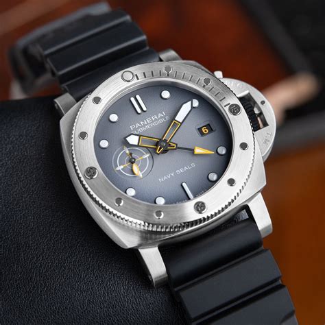 panerai navy seal gmt
